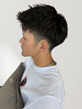 ヘアーメイク グロー(hair make grow) フェードカット アップバング メンズショート 黒髪 ビジネスヘア