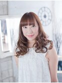 透け感カラーで作る大人セミロング