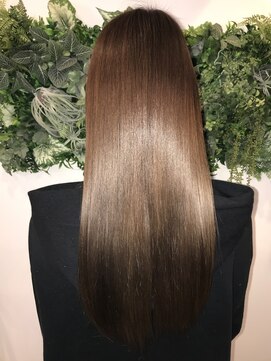 アールサロン アオヤマ(Rr SALON AOYAMA) プラチナミネコラ