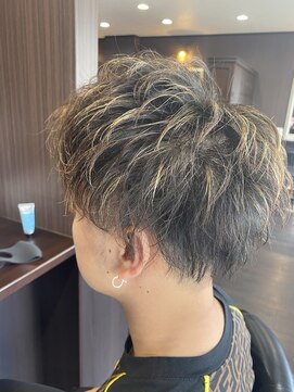 髪の美院 シャルマン ビューティー クリニック(Charmant Beauty Clinic) パーマハイライトスタイル