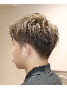 ウィスカーヘアー(whisker hair) アップバングアッシュショート