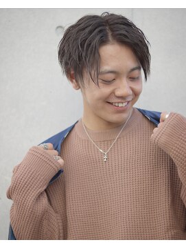 ベッロ(Bello) ツイスパセンター分けスタイル