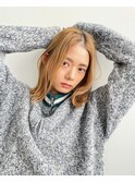 くびれミディアム　ハイトーンボブ　外ハネボブ