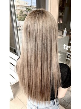 トリニティ(trinity) ブリーチカラーミルクティー・ベージュ・グレージュ【豊見城】