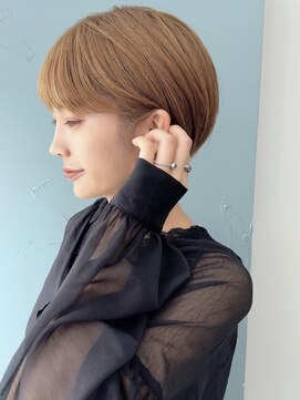 ビュー フクオカ(VIEW FUKUOKA) 美髪にオトナかわいいホワイトグレージュネビージュショートボブ