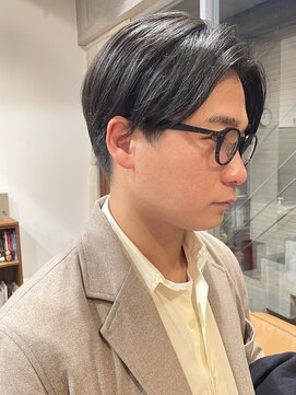 シルフィ(sylph) センターパート ツーブロック 刈り上げ メンズヘア