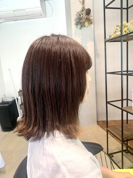 ユリイカビヨウシツ 外ハネミディ