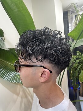 ウエスト オーランド(WEST O LAND) ニュアンスパーマ×スキンフェード