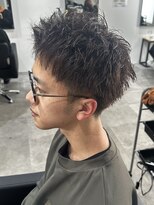 ヒュイル バイ ニアウ(Hwyl by Niau) メンズショートスパイキーパーマツイストパーマ刈り上げ