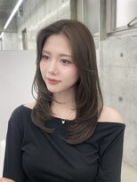 エヌアイ オモテサンドウ(ni omotesando)&nbsp;顔周りカット/オリーブベージュ/レイヤーカット　上野