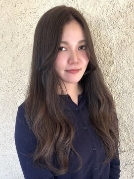 プリモ ココ 鍋島店(Primo coco.) アッシュベージュ レイヤーカット 前髪なし 顔周りカット 艶髪