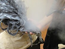 髪質改善外科ヨシユキコンディショニングの雰囲気（３．５気圧高圧蒸気で入れ込むトリートメント）