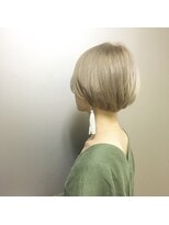 ピエドプールポッシュ(PiED DE POULE POCHE)&nbsp;ハイトーンショートボブ