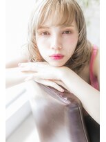 海外風ブロンドヘア×フレンチカジュアル