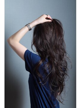 レマンドラムール(les mains de l'amour) 白髪が目立たないハイライト菱形ロングヘア