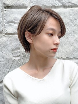 ラミ(L'ami) 【東 純平】耳かけ丸みショートボブ+秋色ベージュ