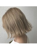 ○パールホワイトベージュでお洒落切りっぱなしボブ○