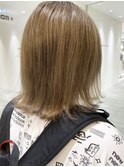マイルドベージュ
