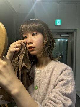 ビビト(bibito) bibito ウルフカット　ワイドバング　ミディアムウルフ