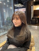 グラフィーサッポロ(Graphy sapporo) 韓国レイヤー　ヨシンモリ　グレージュ　前髪カット