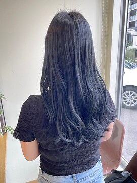 ラファンス 栗林店(LaFENCE) ブルーブラック/暗め艶カラー/レイヤーカット