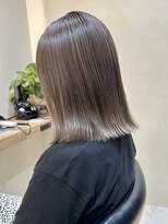 ヒビヲ(HIBIO)&nbsp;横浜タッセルボブ切りっぱなしボブ外ハネボブ長めボブレイヤー