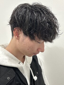 ヒュイル バイ ニアウ(Hwyl by Niau) メンズマッシュシャドウパーマスパイラルパーマニュアンスパーマ