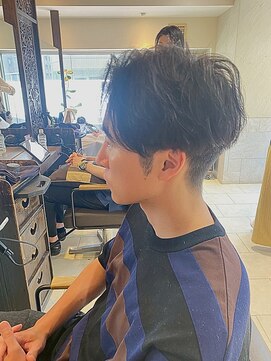 ヘアリゾート粋 ティガ 池袋店(tiga) 毛流れフェザーパーマ/センターパートかき上げ