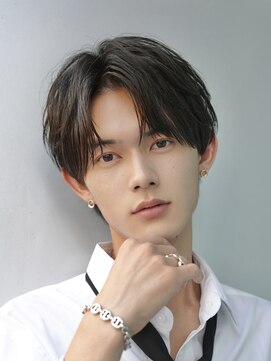 フィフス トウキョウ (fifth TOKYO) 自然な毛流れでラフにキマるセンターパート×ニュアンスパーマ