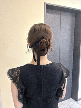 ミラ(Mila) ツヤっとタイトに＊お呼ばれ人気No. 1シニヨンスタイル