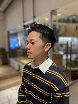 ウノプリールヴァモス(unopulir Vamos) 海外ショート刈り上げフェード梅田メンズ