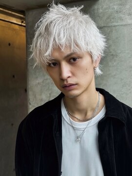 MEN’S HAIR/サーフカール/刈り上げセンターパート/ブリーチ