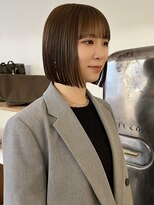 マカロニコースト(macaroni coast) 前髪ありミニボブぱっつんボブベージュカラー
