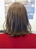 ミディアムヘア毛先パーマことりベージュ黒髪ウォーターフォール