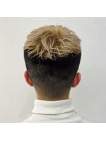 クク(QUQU)&nbsp;ツーブロック×ツートーン