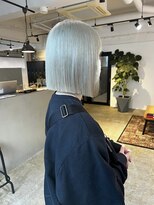 メリー オオサカ(Merly Osaka)&nbsp;前下がりぱっつんブロンドスタイル！_white white blond_