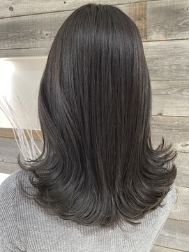 アイヴィ 表参道(IVY) 赤み除去透明感カラーオリーブグレージュ【肥田亜沙美】