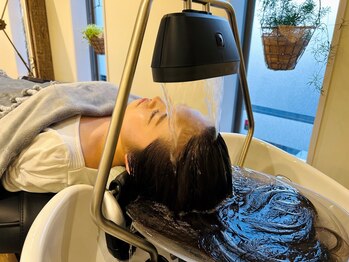 ピーロ(piilo)の写真/お湯に包まれる至福の頭浸浴スパ。リラックスしながら炭酸成分で血流アップ・毛穴の汚れ除去もできると人気