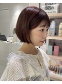 ピンクベージュピンクブラウン内巻きボブ