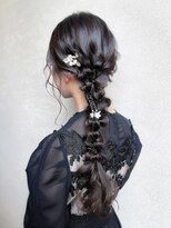 アプローズ(applause.)&nbsp;フィガーエイトを使った片編みおろしでお呼ばれにも人気です♪