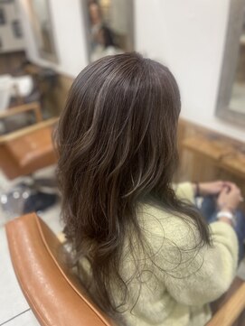 ノーム 横浜(NORM) ハイライト白髪ぼかし