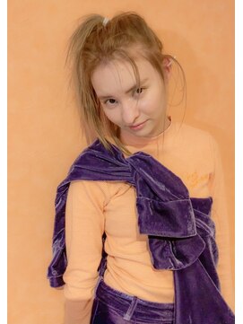 デコラ DECOR 抜け感ポニーテールアレンジ