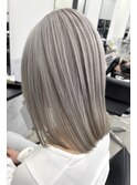 新美蓮/シルバーグレージュ/グレージュ/ハイトーン/ブリーチ