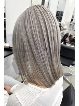 エゴル ナゴヤサカエ(ENGOL NAGOYA SAKAE) 新美蓮/シルバーグレージュ/グレージュ/ハイトーン/ブリーチ