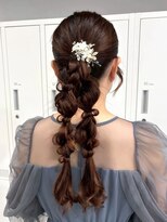ロイオブジゼル(roi of GiseL)&nbsp;ヘアアレンジ ハーフアップ 編みおろし ツインテール 結婚式