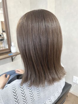 ラヴィラ(la villa)の写真/【ブリーチなしでも透明感】透け感あるカラーが魅力☆上品で艶のあるカラーメニューなど多数クーポンあり◎