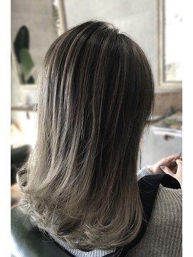 アッベリーレ(A'bbellire) グラデーション+ハイライト+スモークアッシュ