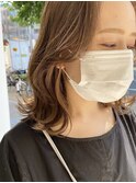 極細ハイライト・アッシュベージュ・鎖骨ミディ
