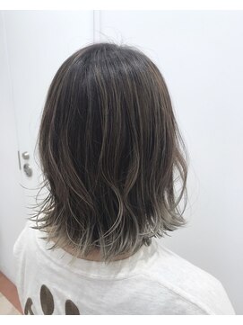 エヌプラス(N+) 黒髪グラデヘアーオリーブグレー小顔に見せるヘアココアベージュ