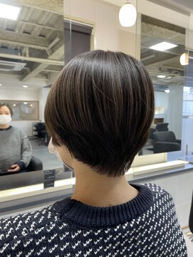 ユーリ(juli) 丸みショート